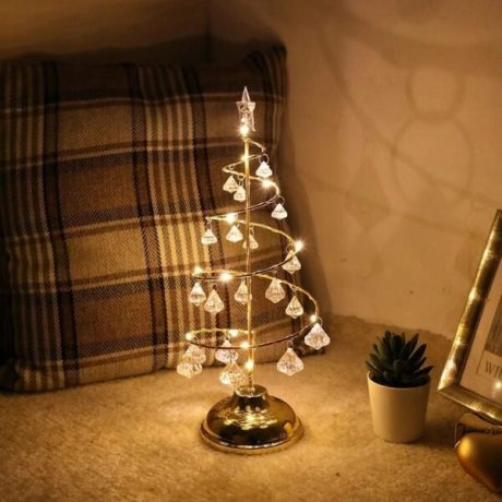 Charming Christmas Tree – Golden Glow Holiday Decor
